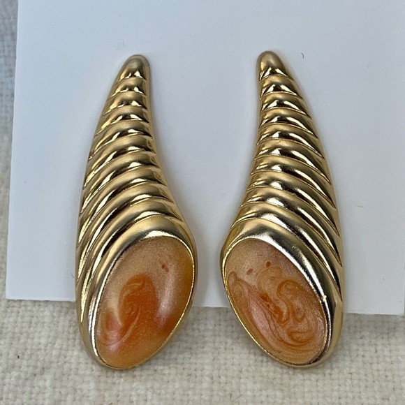 Vintage 80’s 90’s Gold Tone Peach Copper Tone Swirl Bugle Cone Cornucopia - Picture 5 of 5